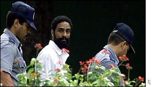 Dr Oscar Biscet at time of sentencing in Havana, Feb 2000