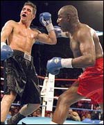 Mike McCallum (right) v Randall Yonker