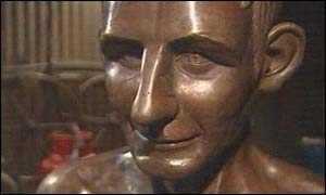 Johnny Owen's statue