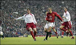 Phil Neville puts Man Utd ahead