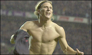 Forlan celebrates his second goal in consecutive Premiership games as his goal drought starts to clear up