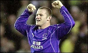 Wayne Rooney scores Everton's 80th-minute winner
