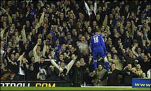 Everton's Rooney jumps for joy after his sensational winner