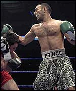 Richie Woodhall believes Naseem Hamed's punching could hurt Barrera if they met again. 