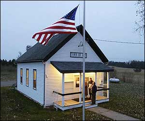 Polling station in Minnesota in the early morning (AP)