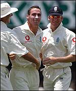 Simon Jones dismisses Justin Langer