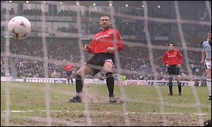 An early Eric Cantona penalty leaves Manchester City reeling 