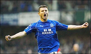 Tomasz Radzinski celebrates putting Everton ahead
