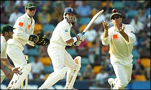 Matthew Hayden catches Alec Stewart off the bowling of Shane Warne