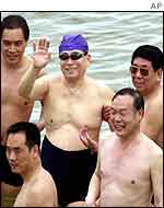 Jiang Zemin and aides swimming
