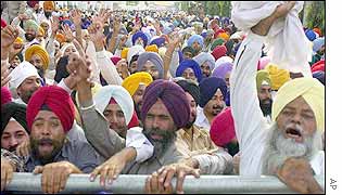 Sikh demonstrators protest against government's measures