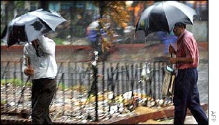 Pedestrians in Dhaka