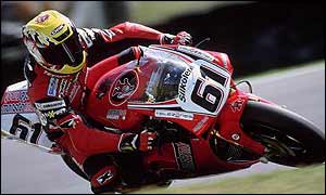 Steve Hislop in action for Ducati