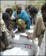 Aid arrives in Ethiopian village (pic: WFP) 