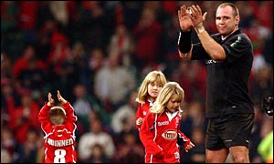 Scott Quinnell and his children say farewell to international rugby