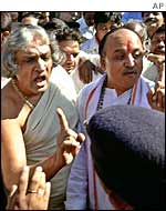 Acharya Dharmenda (left) and Pravin Togadia 