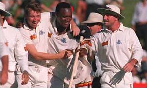 Atherton and Thorpe congratulate Malcolm