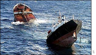 Tanker Prestige broken in two before it sank