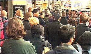 Queues at Victoria Underground Station