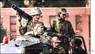 Indian commandos at Delhi parliament following December 2001 attack
