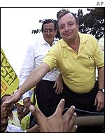 Alvaro Noboa does a final burst of campaigning