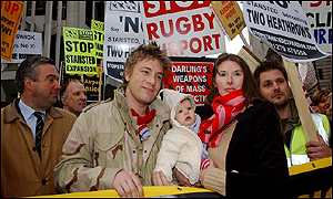 Jamie Oliver and family at airport protest