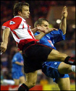 Sunderland's Michael Gray closed down by Birmingham's Darren Purse