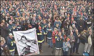 Striking firefighters gather for a rally in Glasgow 