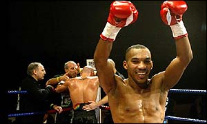 Witter celebrates victory over Giuseppe Lauri