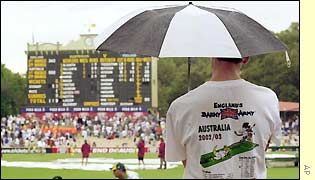 Rain causes several interruptions during the second session