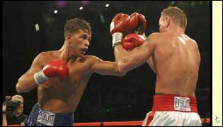 Arturo Gatti gains revenge for last May's loss to Micky Ward