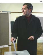 Alexander van der Bellen, leader of the Greens 