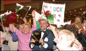 Peter Lewis and fans