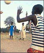 Ugandan orphans (Photo: Tim Hetherington/SCF)