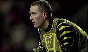 Chris Kirkland in action against Galatasaray