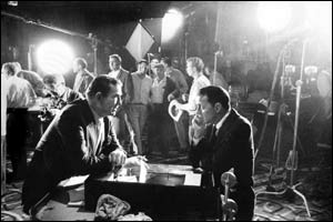 Jack Entrattor (l) and Frank Sinatra