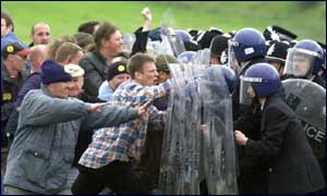 Actors re-create the strikes of 1984