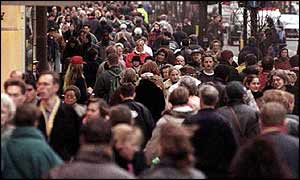 A UK high street full of shoppers