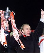Steve Archibald with the Challenge Cup