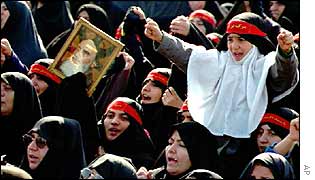 Iranian women demonstrating in Tehran