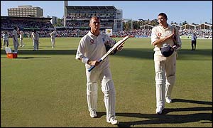 Alec Stewart walks off after England's defeat in Perth