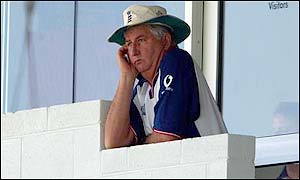 Duncan Fletcher watches the final moments of the Perth Test match