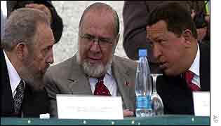 (left to right) Fidel Castro, Gustavo Noboa and Hugo Chavez in Ecuador