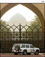 UN vehicle outside the Sijood palace