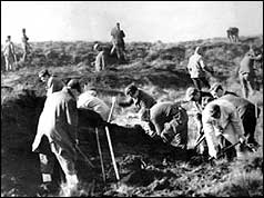 Police searching Saddleworth Moor in 1965