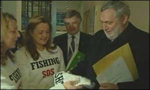 Cod Crusaders meet the fisheries commissioner Franz Fischler