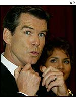 Pierce Brosnan and Halle Berry at the film's premi�re