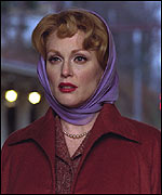 Julianne Moore in Far From Heaven