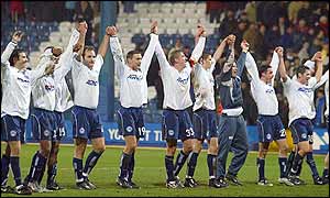 Hertha Berlin survive a number of scares but defend solidly