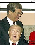 Trent Lott behind Strom Thurmond at Mr Thurmond's 100th birthday party
